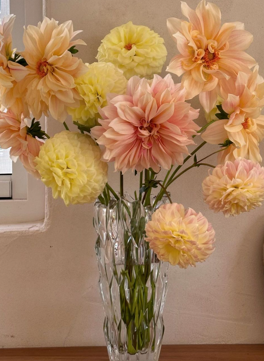 QUARTZ VASE